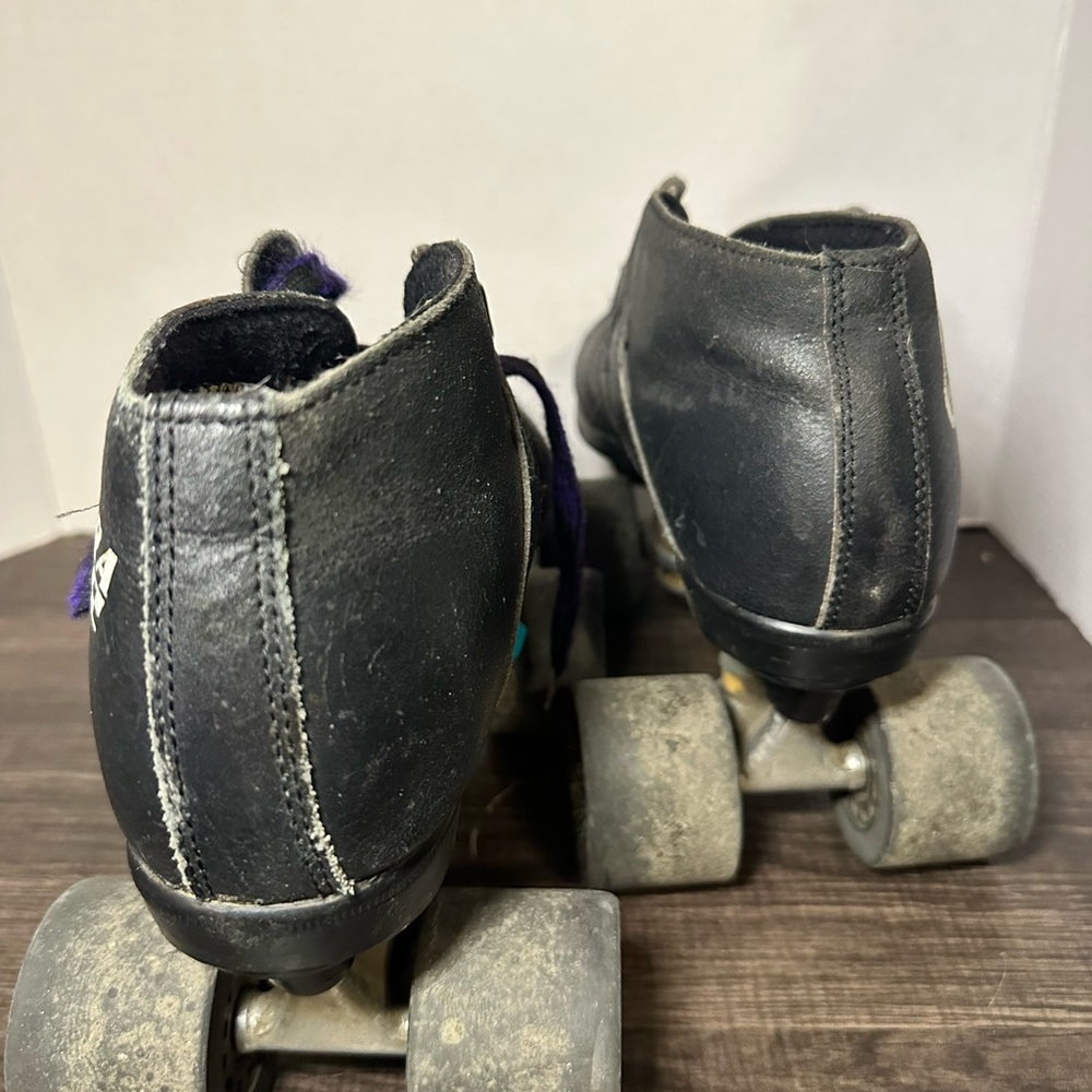 As Is Vintage Riedell Carrera Black Roller Derby Speed Skates with Purple Laces - Picture 3 of 9